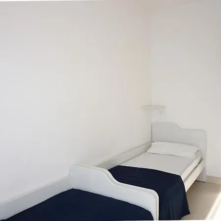 Apartment Relax By The Garden - Flat For Up To 6 Guests *