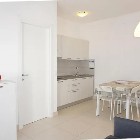 Relax By The Garden - Flat For Up To 6 Guests Apartment
