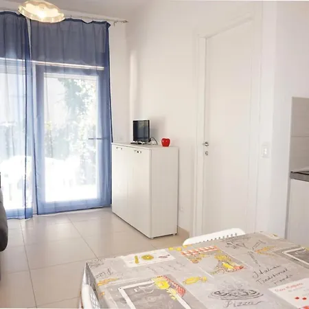 Relax By The Garden - Flat For Up To 6 Guests Apartment Porto Santa Margherita di Caorle