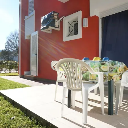 Relax By The Garden - Flat For Up To 6 Guests